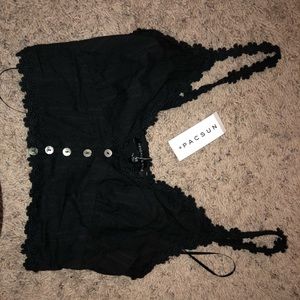 cute Kendall & Kylie button up crop top